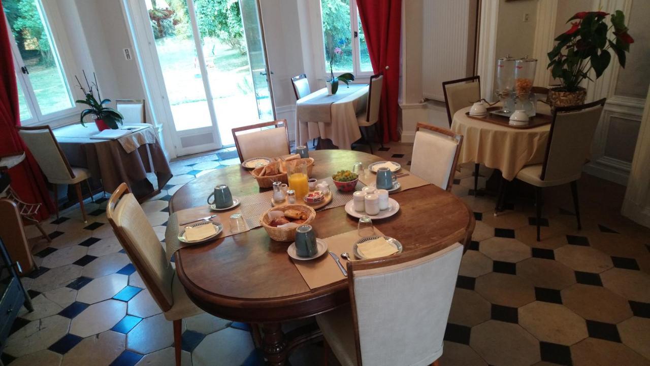 Chateau De Pougy מראה חיצוני תמונה